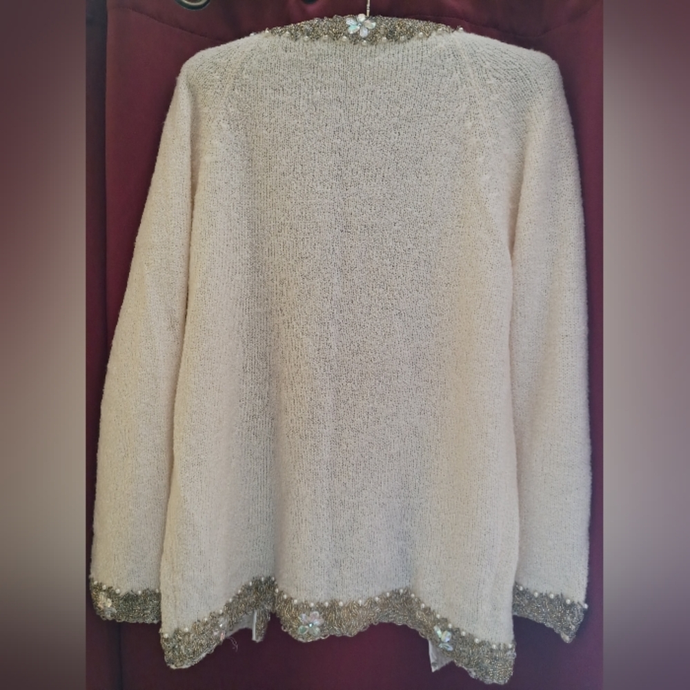 Vintage 1960s Cream Wool Knit Cardigan Sweater Beaded Hem/Trim, CYN LES - Picture 4 of 8
